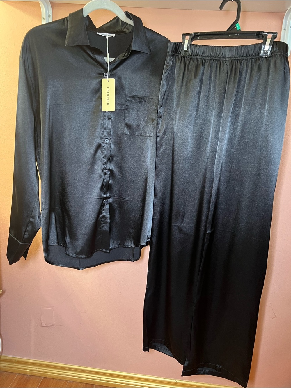 NWT Ekouaer Satin Pajama Set Black Long Sleeve Button Front Size Medium